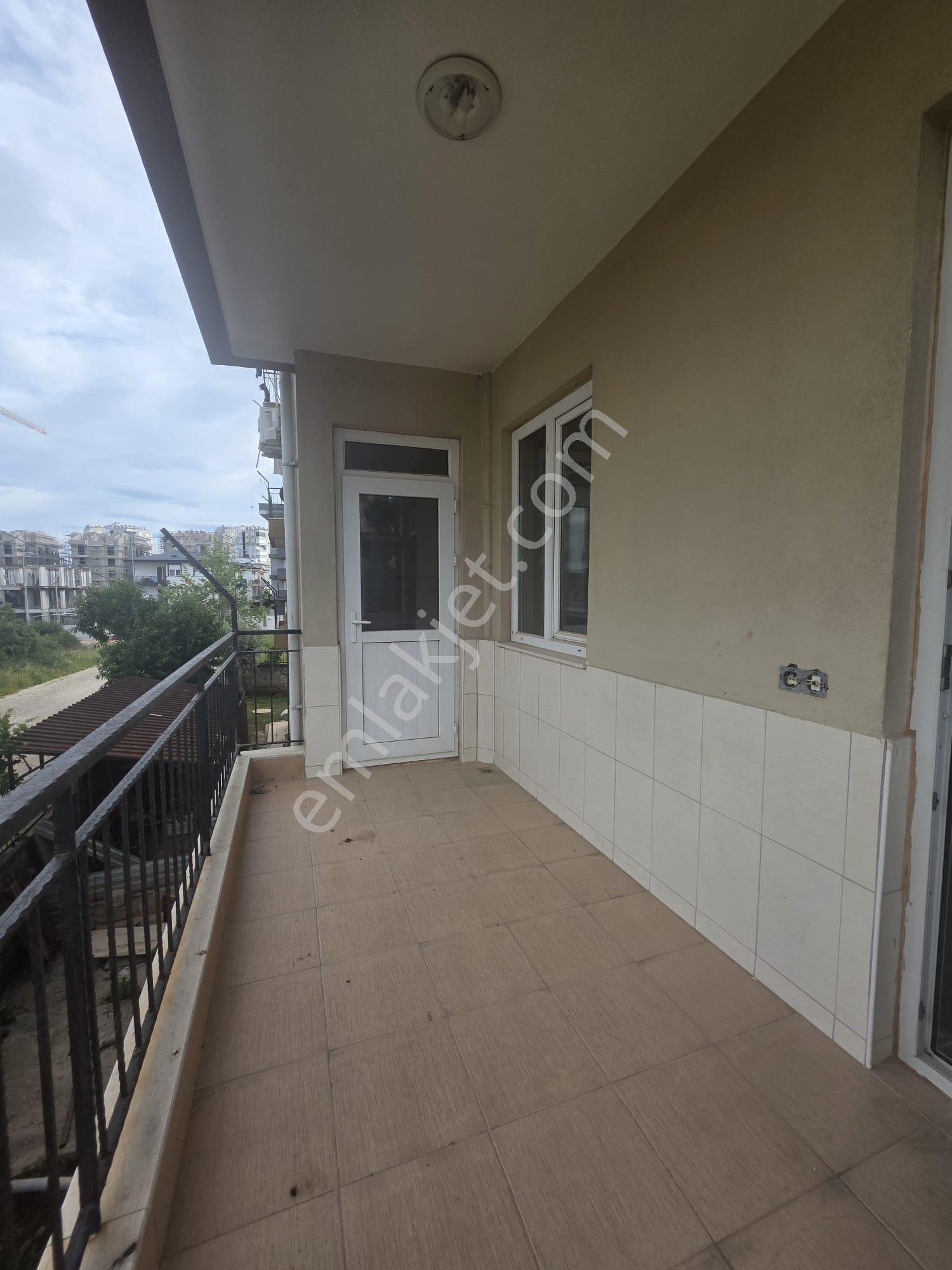 Aydoğmuş Mahallesinde Ayrı Mutfaklı 2+1 Kiralık - Görsel 16