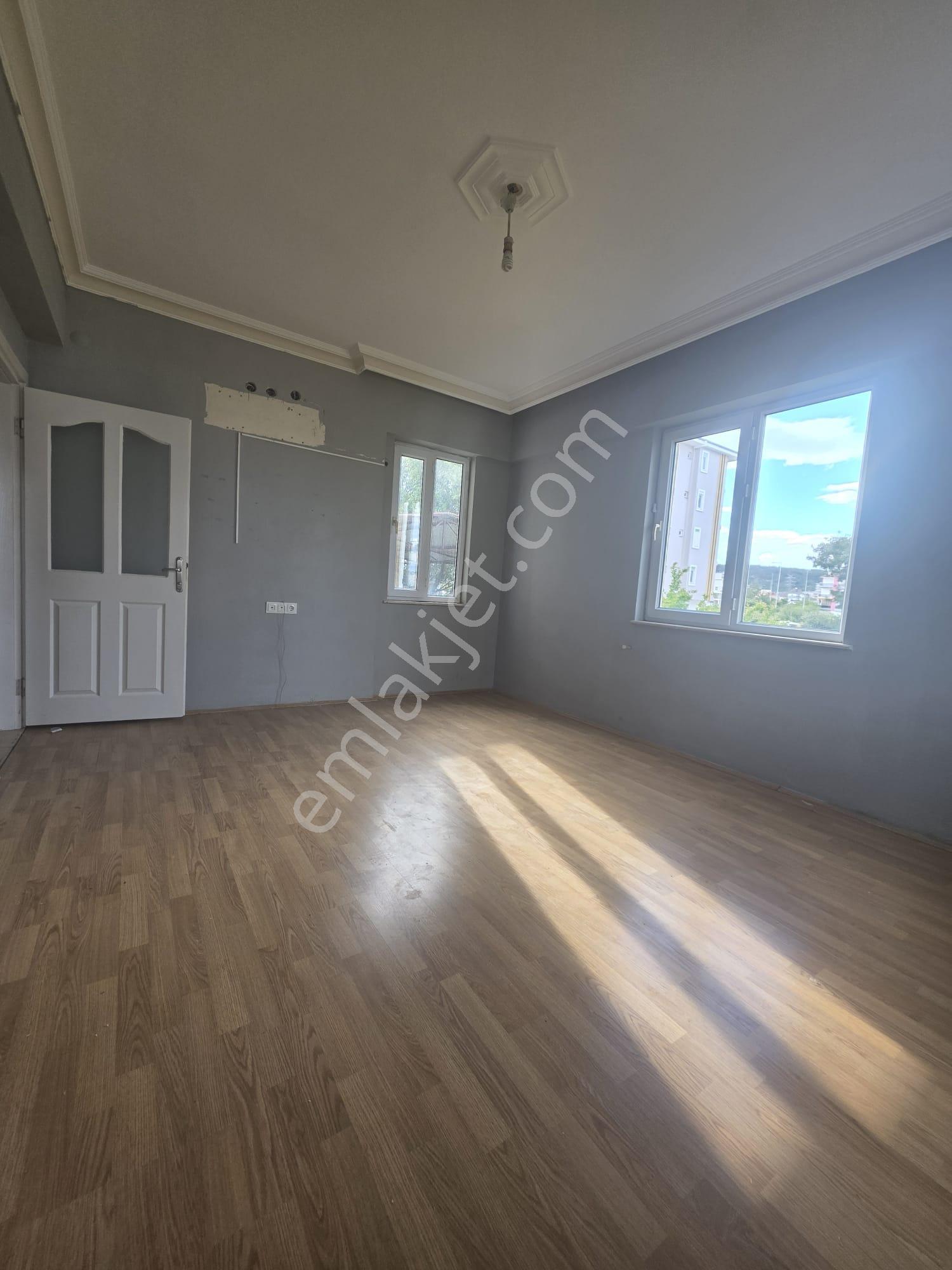 Aydoğmuş Mahallesinde Ayrı Mutfaklı 2+1 Kiralık - Görsel 17
