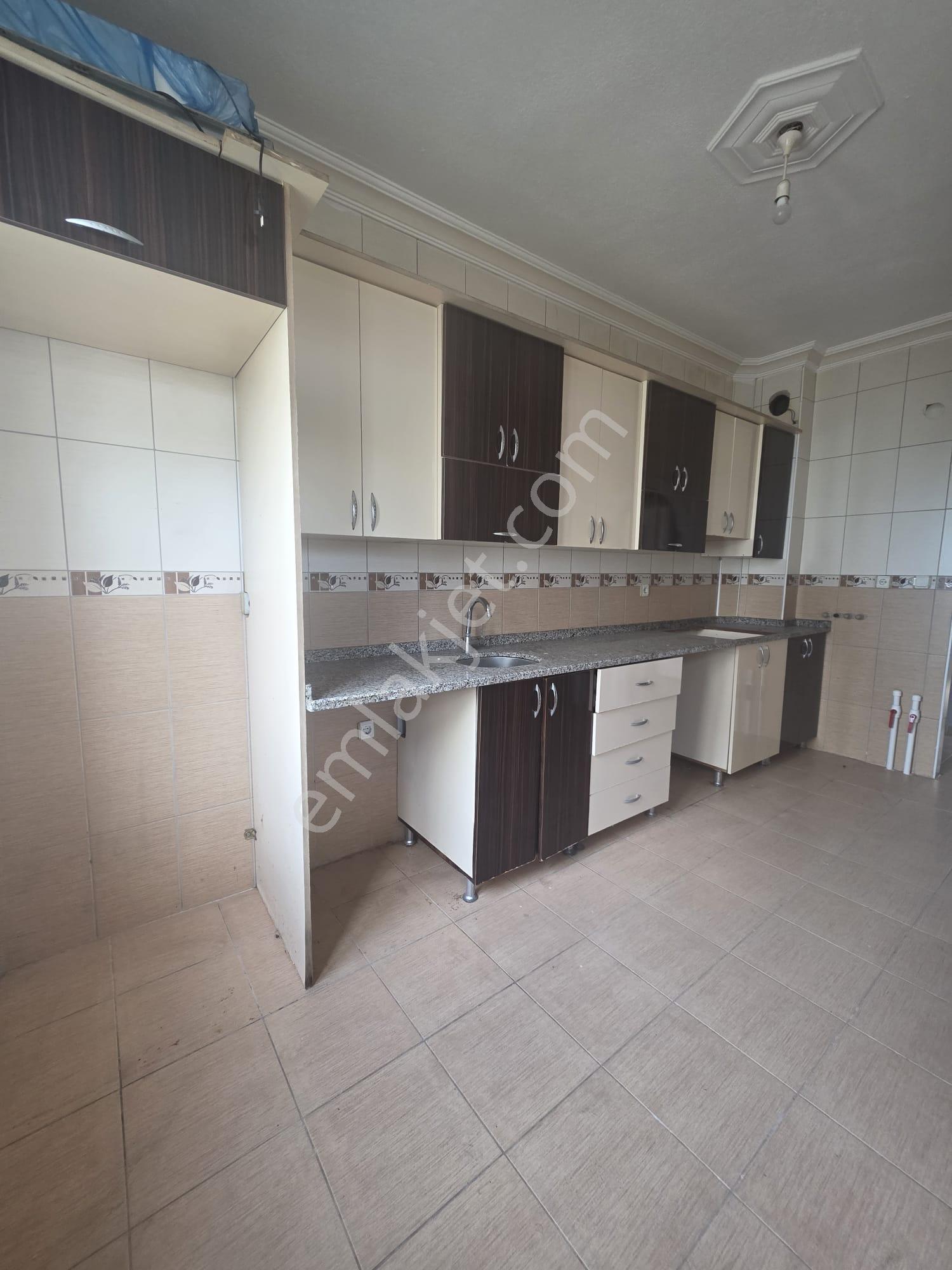 Aydoğmuş Mahallesinde Ayrı Mutfaklı 2+1 Kiralık - Görsel 11