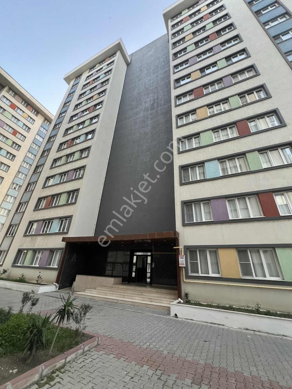 Söke Yenıcamı Bey Cıty Sitesinde 2+1 Ara Kat