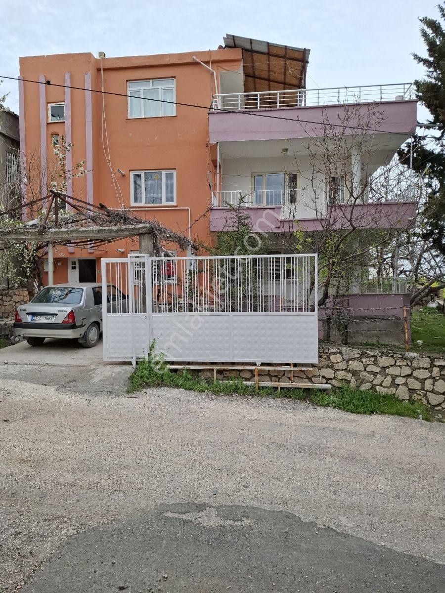 Hakev'den Cirit Meydan Mah. Satılık 3 Katlı Teraslı Müstakil Ev - Görsel 15