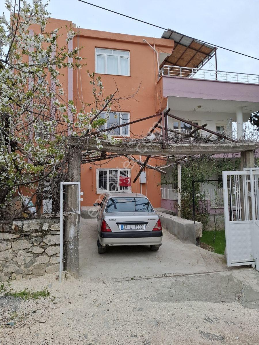 Hakev'den Cirit Meydan Mah. Satılık 3 Katlı Teraslı Müstakil Ev - Görsel 32