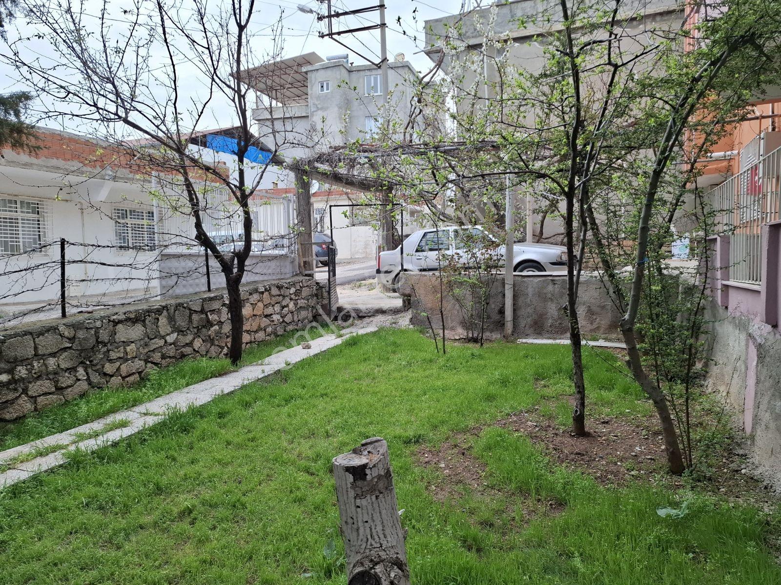 Hakev'den Cirit Meydan Mah. Satılık 3 Katlı Teraslı Müstakil Ev - Görsel 11