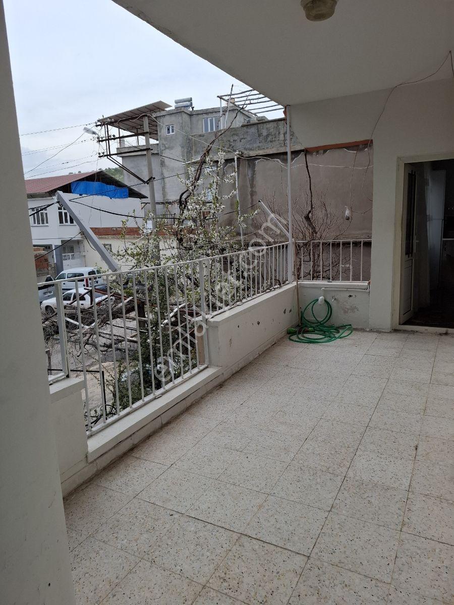Hakev'den Cirit Meydan Mah. Satılık 3 Katlı Teraslı Müstakil Ev - Görsel 33