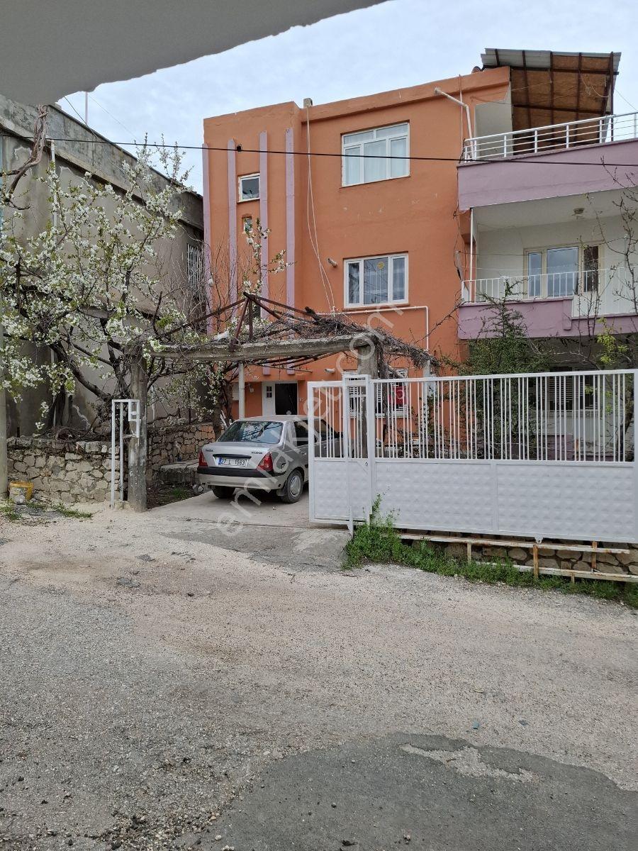 Hakev'den Cirit Meydan Mah. Satılık 3 Katlı Teraslı Müstakil Ev - Görsel 14