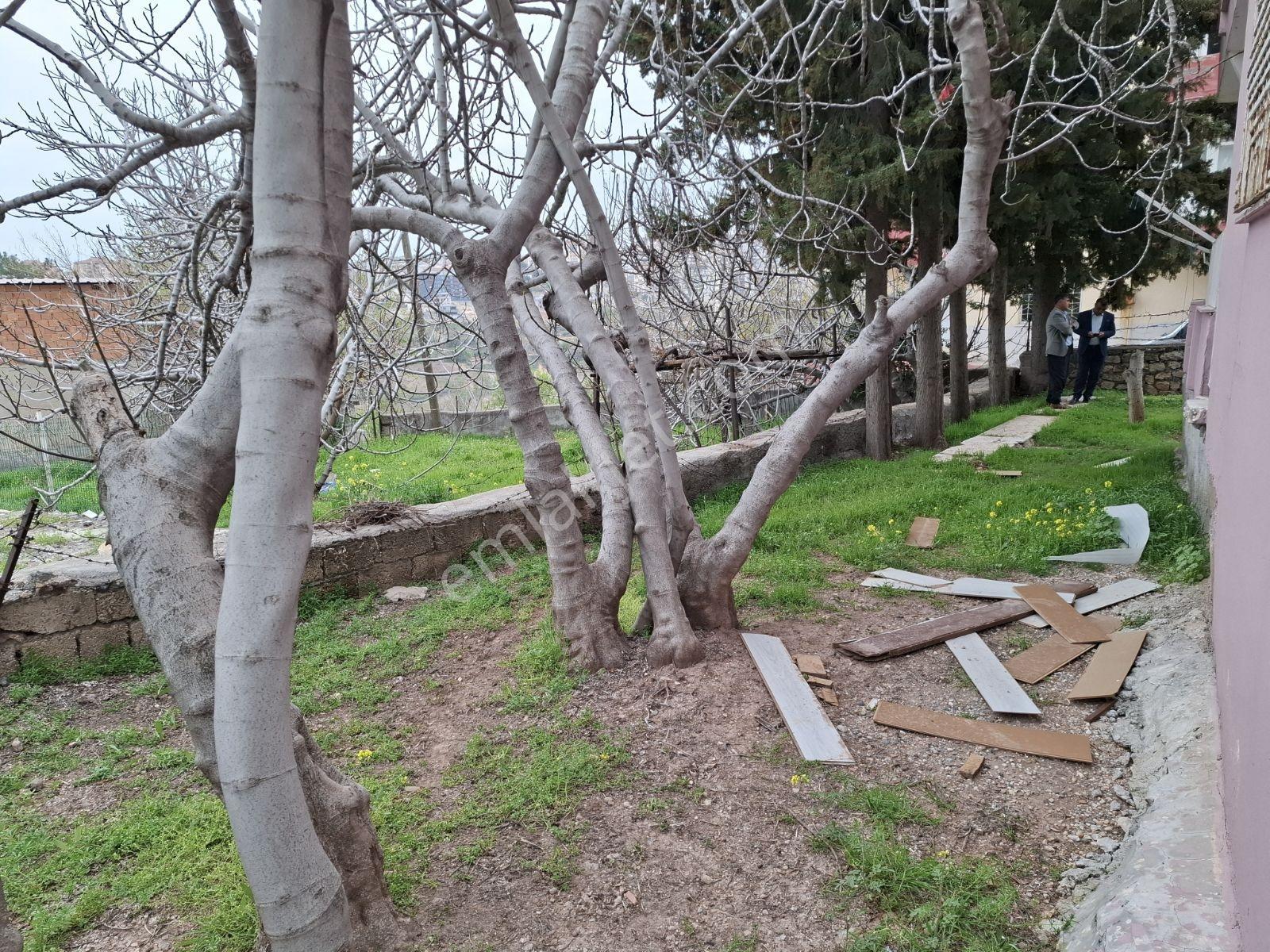 Hakev'den Cirit Meydan Mah. Satılık 3 Katlı Teraslı Müstakil Ev - Görsel 31