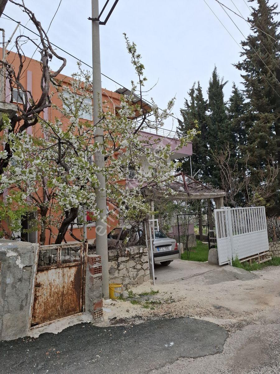 Hakev'den Cirit Meydan Mah. Satılık 3 Katlı Teraslı Müstakil Ev - Görsel 5