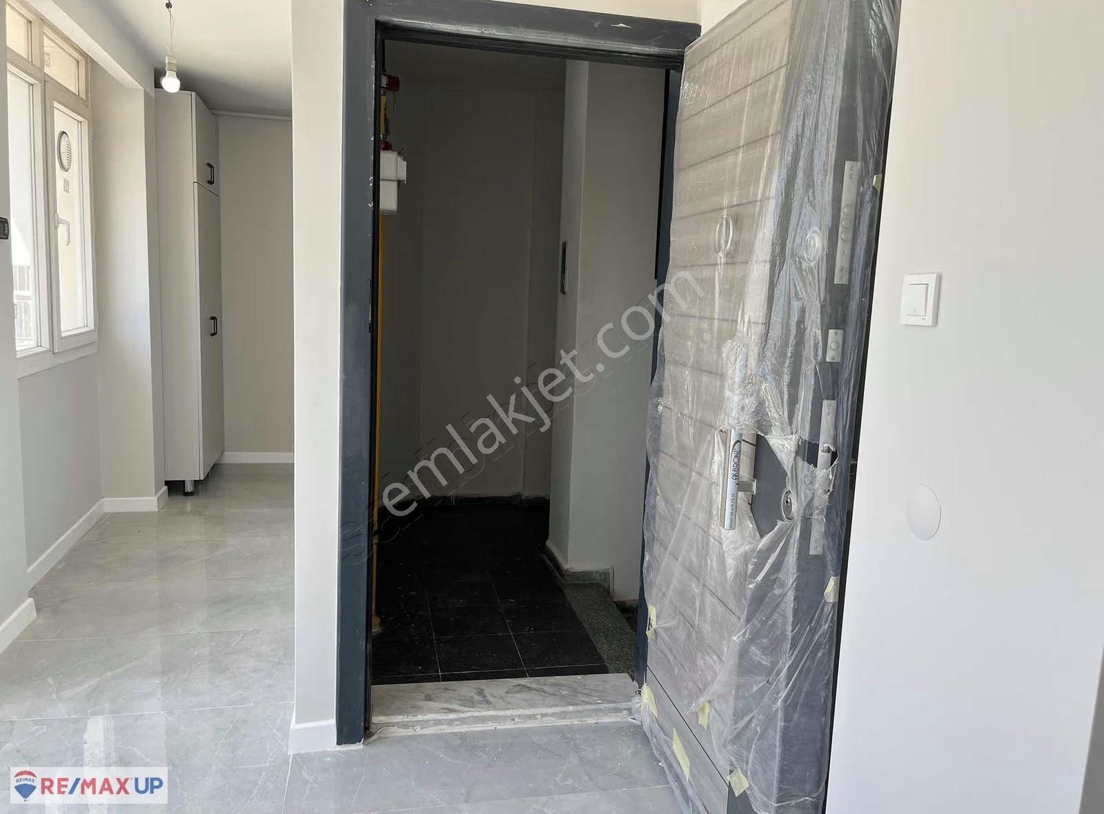 Nil Karkin 'den Teraslı Satılık Daire - Görsel 12