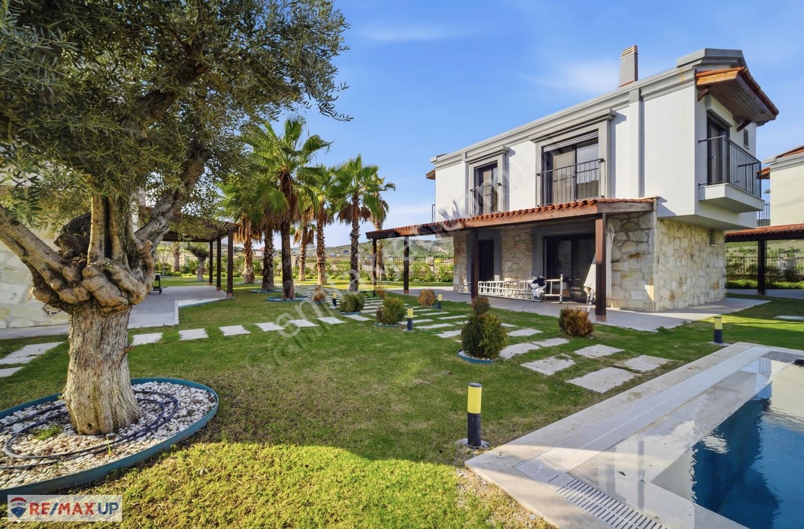 Foça Yenibağarasında 3+1 Bahçeli, Havuzlu Fırsat Villa - Görsel 22