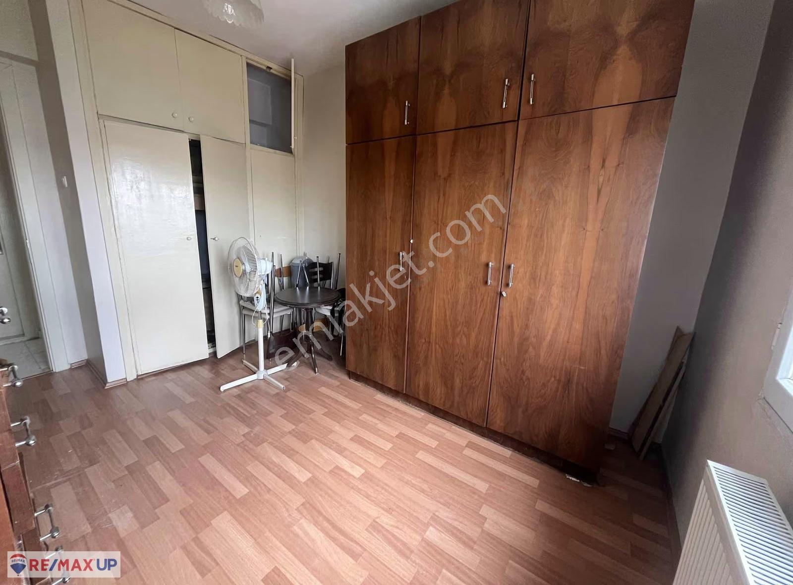 Nil Karkin 'den Demokrasi Üniversitesi Yakını Kiralık - Görsel 24