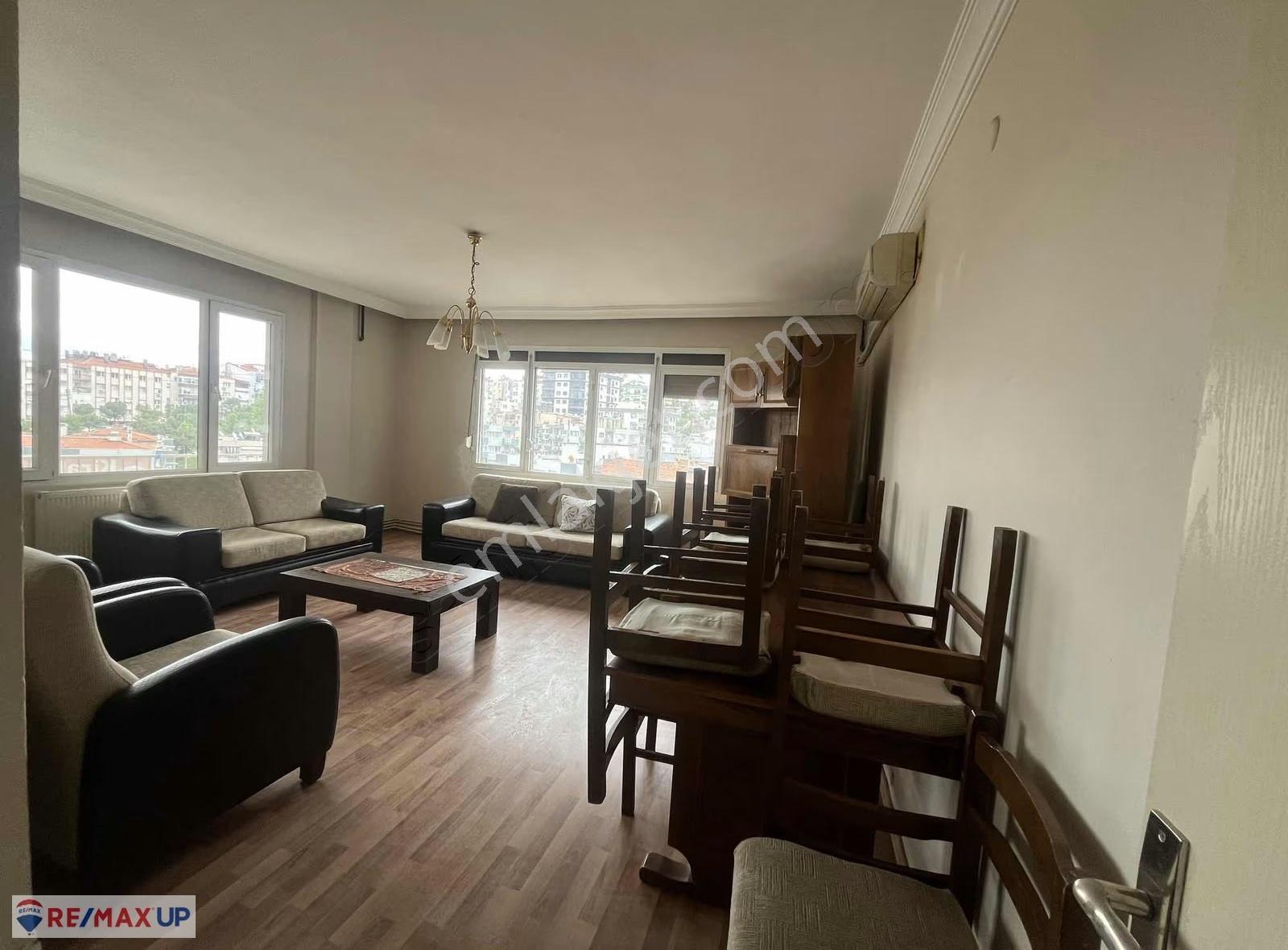 Nil Karkin 'den Demokrasi Üniversitesi Yakını Kiralık - Görsel 14