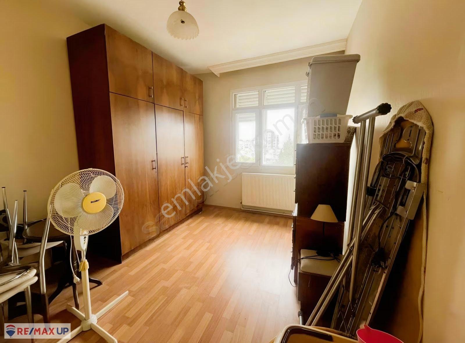 Nil Karkin 'den Demokrasi Üniversitesi Yakını Kiralık - Görsel 23