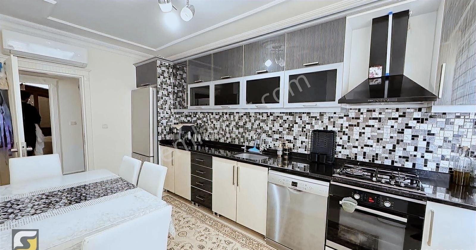 Mahmutlarda Satılık 4+2 Ayrı Mutfak Full Eşyalı Daire - Görsel 14