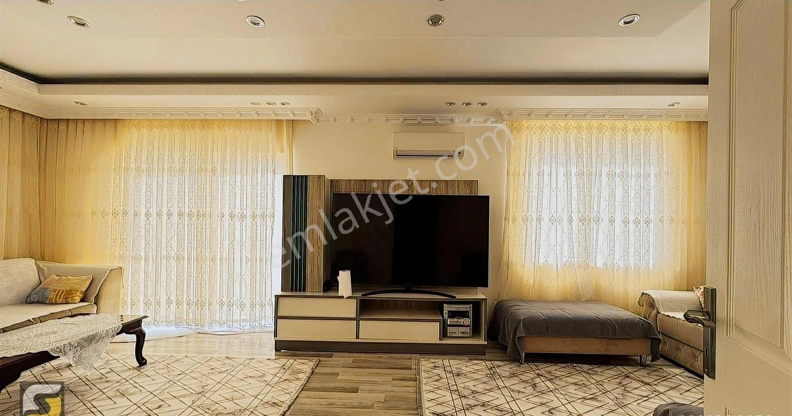Mahmutlarda Satılık 4+2 Ayrı Mutfak Full Eşyalı Daire