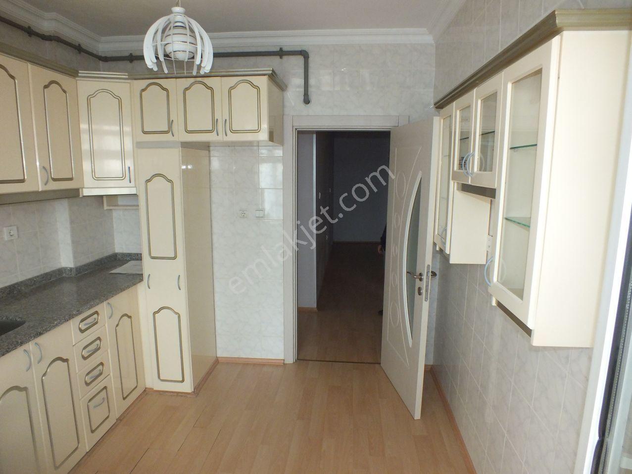 Ali Paşa’da Bulvara Yakın Ece Sitesinde Geniş Ve Ferah Ara Kat Kiralık 3+1 Daire - Görsel 22