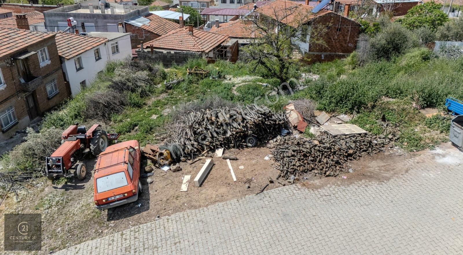 Havran Çamdibi'nde Köyiçi 682m² İmarlı Köşe Parsel - Görsel 3