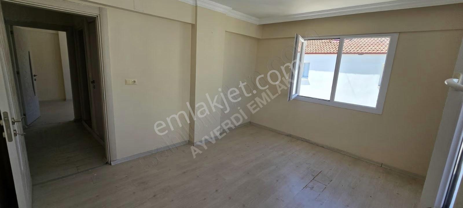 Ayverdi Emlakdan Merkezde Asansörlü Geniş 3+1 Satılık Daire - Görsel 13