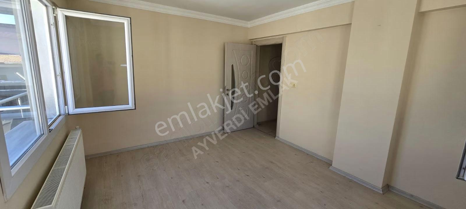 Ayverdi Emlakdan Merkezde Asansörlü Geniş 3+1 Satılık Daire - Görsel 23
