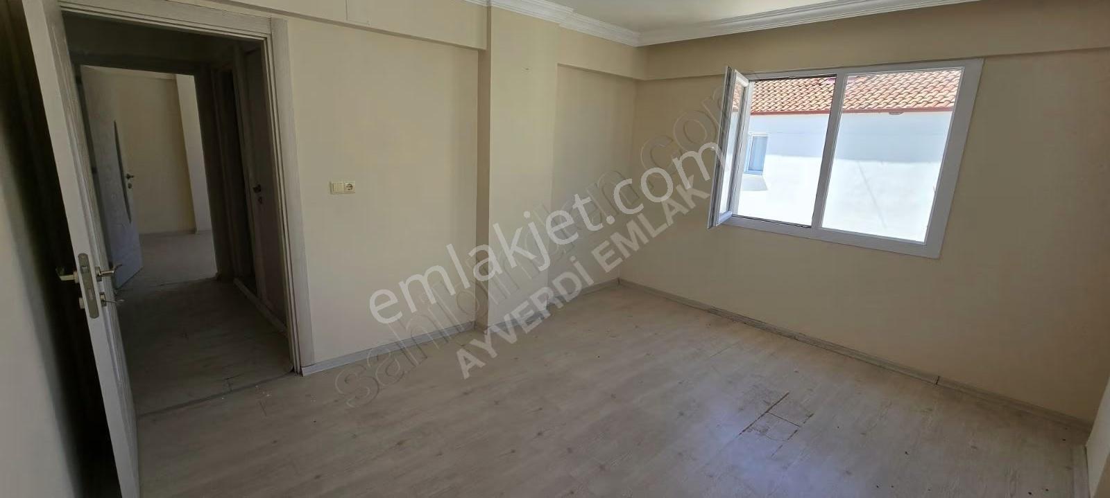 Ayverdi Emlakdan Merkezde Asansörlü Geniş 3+1 Satılık Daire - Görsel 17