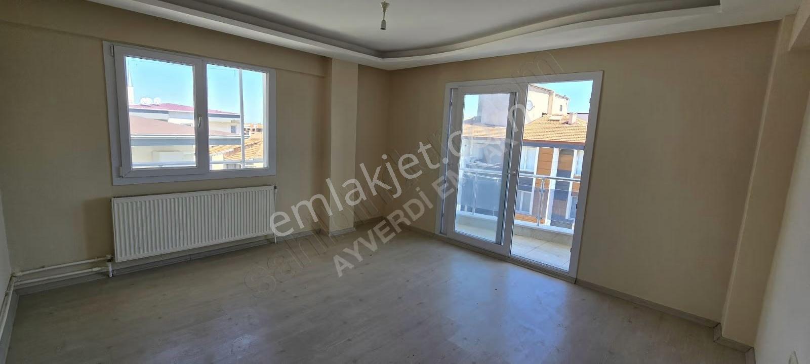 Ayverdi Emlakdan Merkezde Asansörlü Geniş 3+1 Satılık Daire - Görsel 25