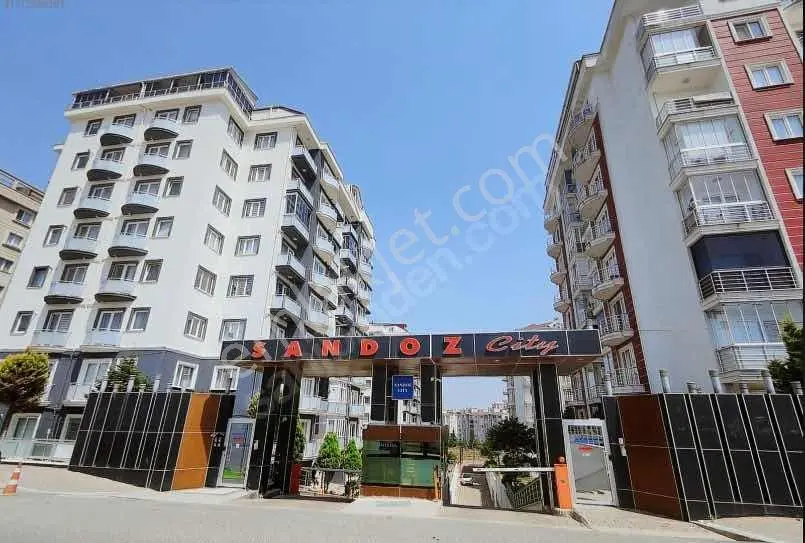 Çayırova Akse Sandoz City'de Satılık 3+1 Arakat Daire - Görsel 3