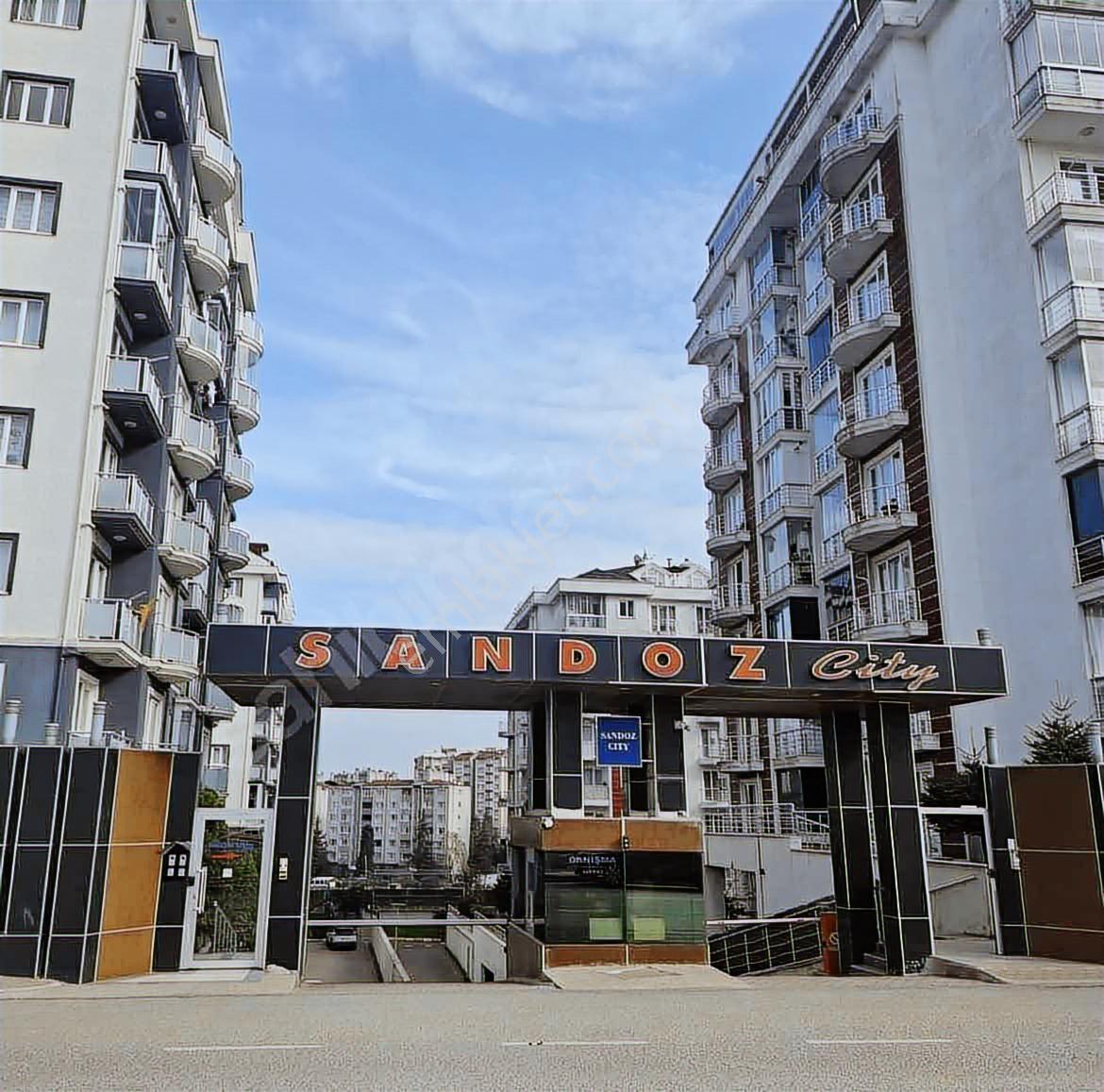 Çayırova Akse Sandoz City'de Satılık 3+1 Arakat Daire - Görsel 13