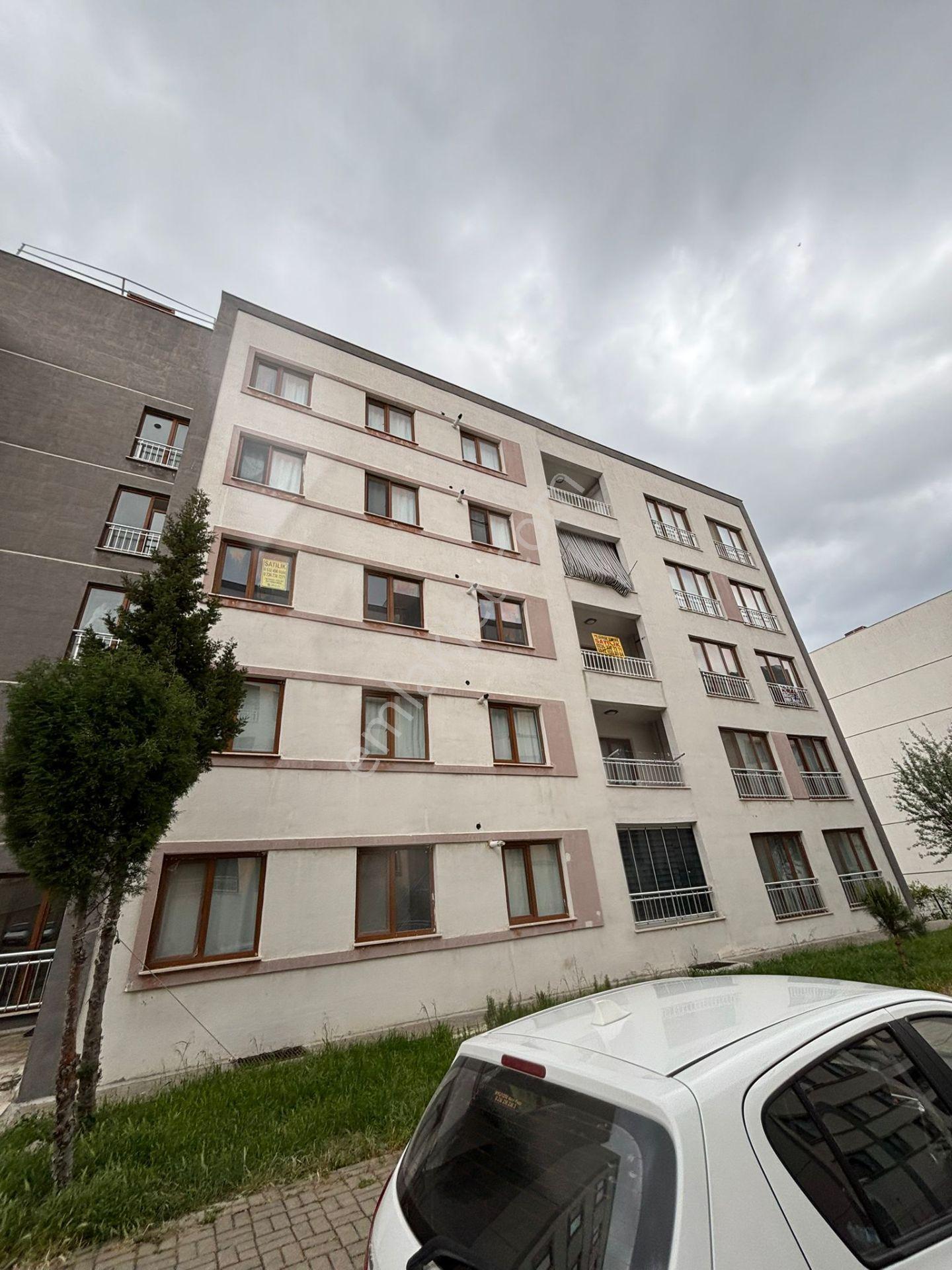 Akgedik Zeki Emlaktan Manisa Yunusemre Akgedik Toki Konutları 1.etapda Satılık 2+1 Ara Kat Daire - Görsel 2