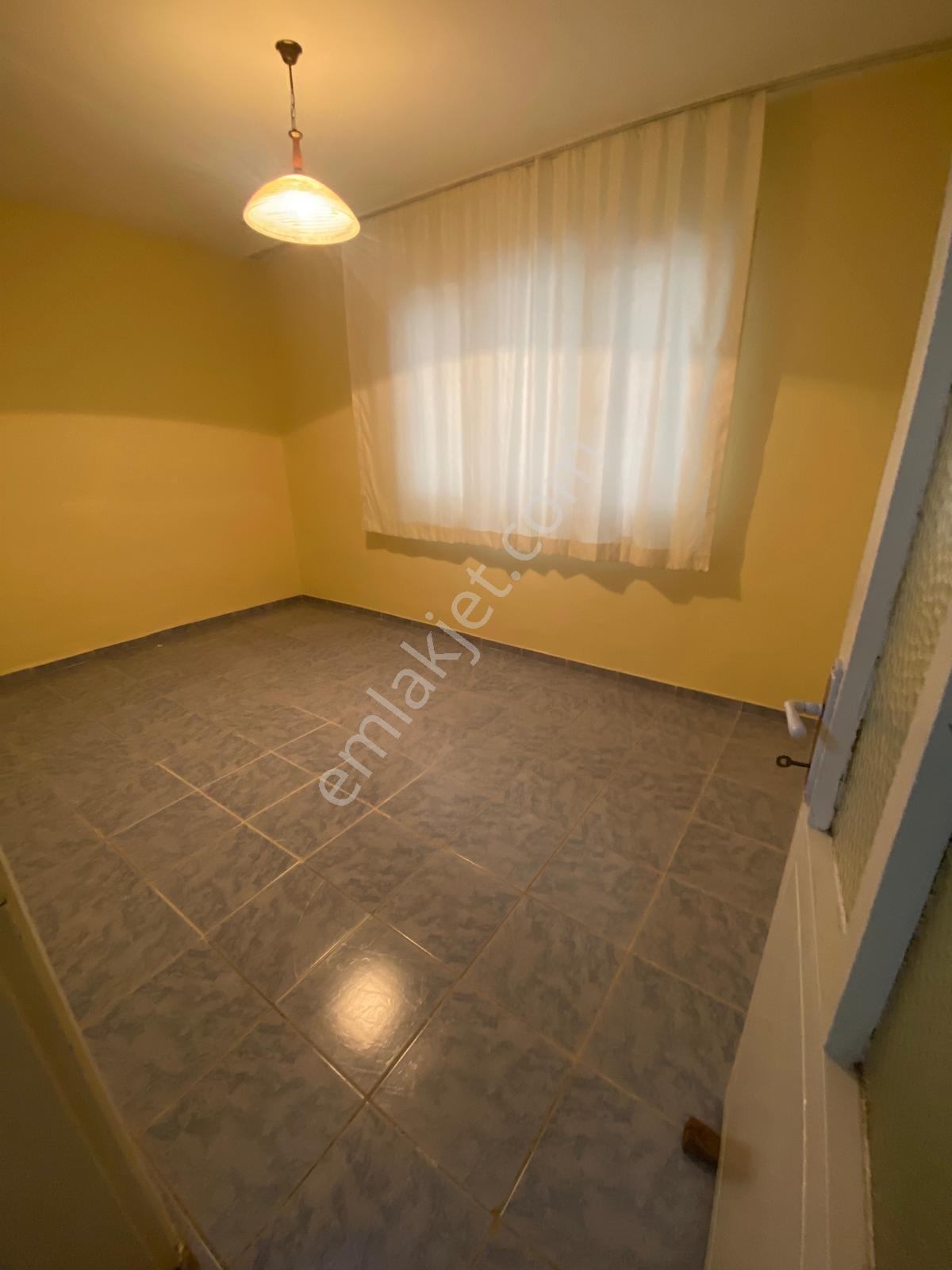Demetten Bozyaka Pazar Yakını 2+1 Giriş Katı Kiralık Daire ... - Görsel 12