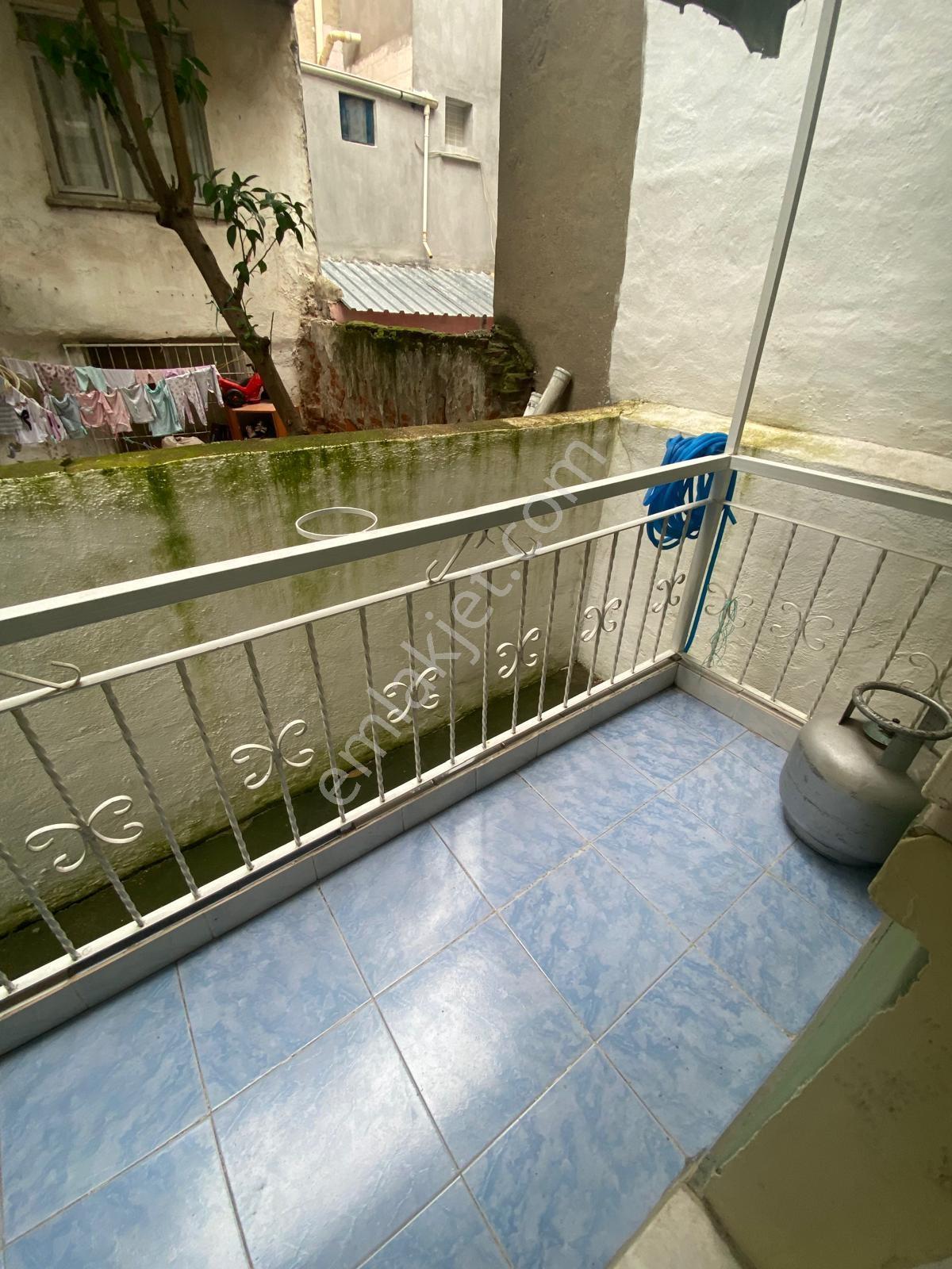 Demetten Bozyaka Pazar Yakını 2+1 Giriş Katı Kiralık Daire ... - Görsel 7