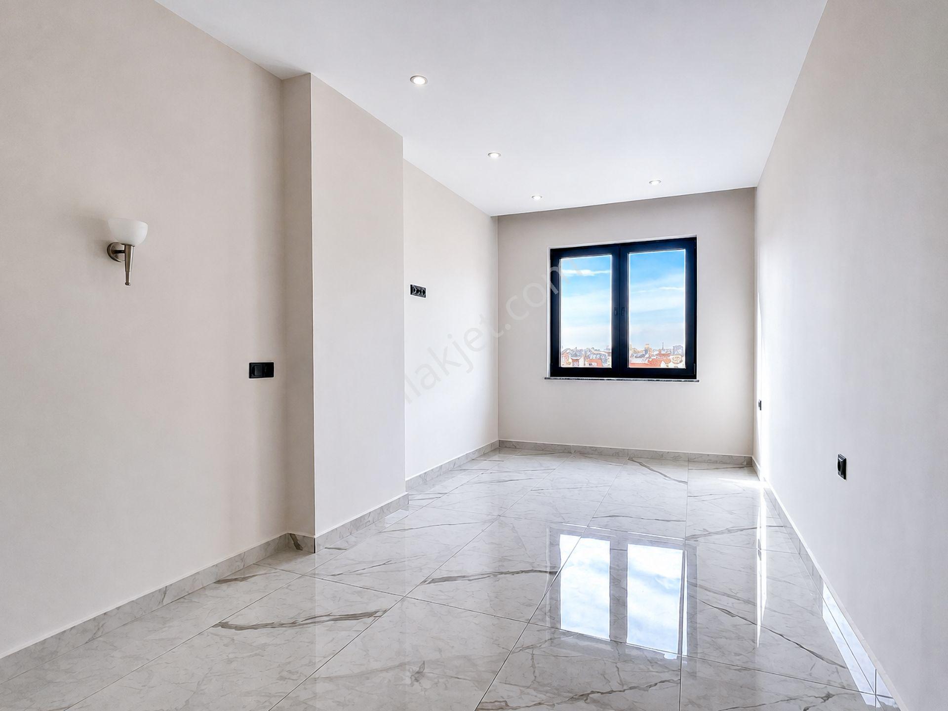 Alanya Merkezde 2+1 Geniş Daire Site İçinde Denize 800 M - Görsel 14
