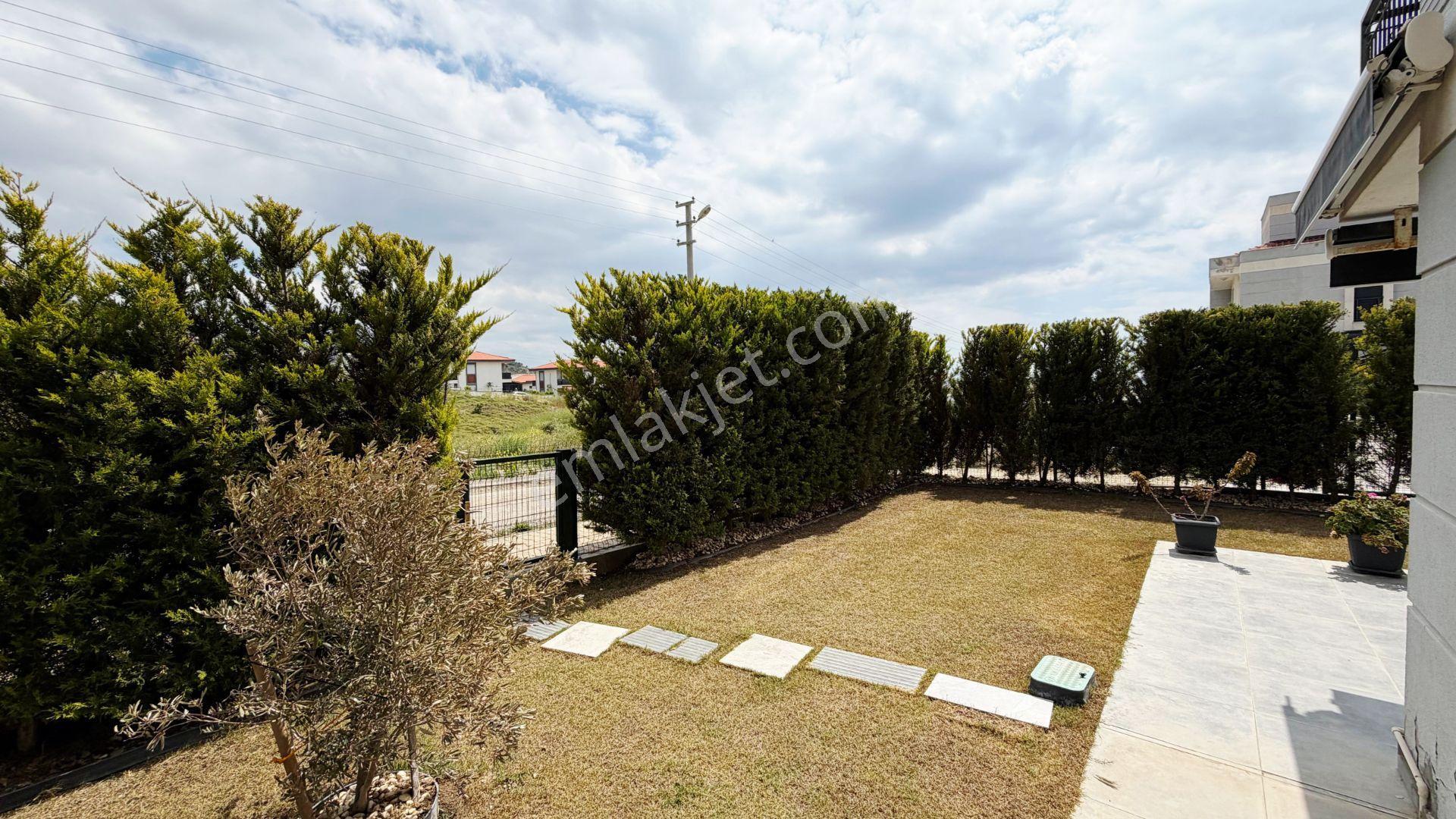 Seferihisar'da Havuzlu Sitede Satılık 4+2 Tripleks Villa - Görsel 35