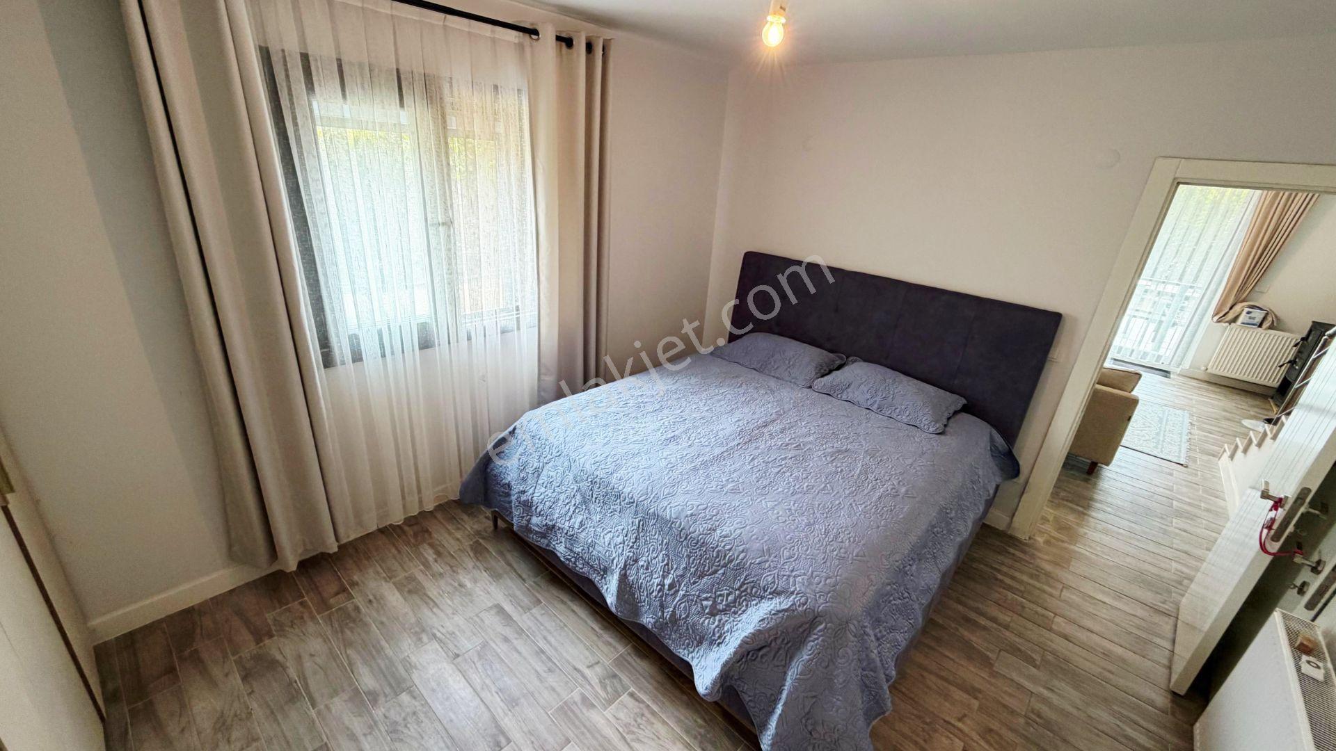Seferihisar'da Havuzlu Sitede Satılık 4+2 Tripleks Villa - Görsel 11