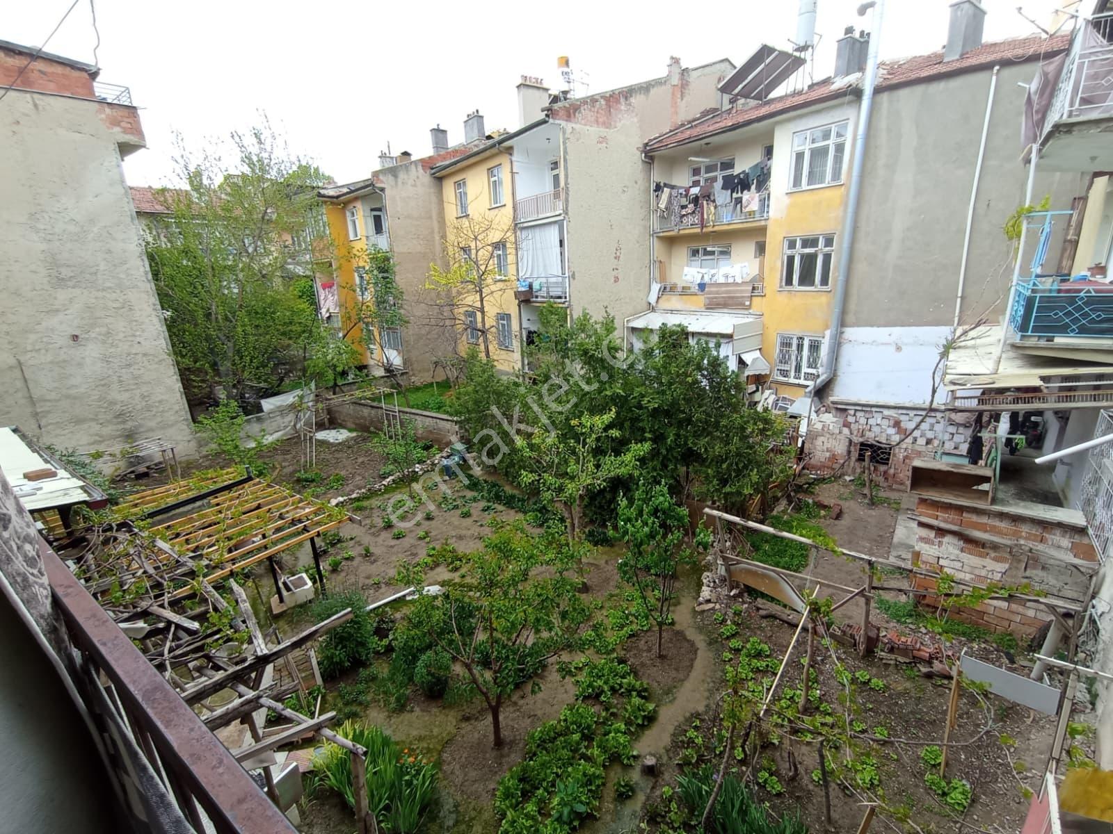 Eminevim & Fuzul Evime Uygun Zemin Üstü Arakat 2+1 Bakımlı Daire - Görsel 18