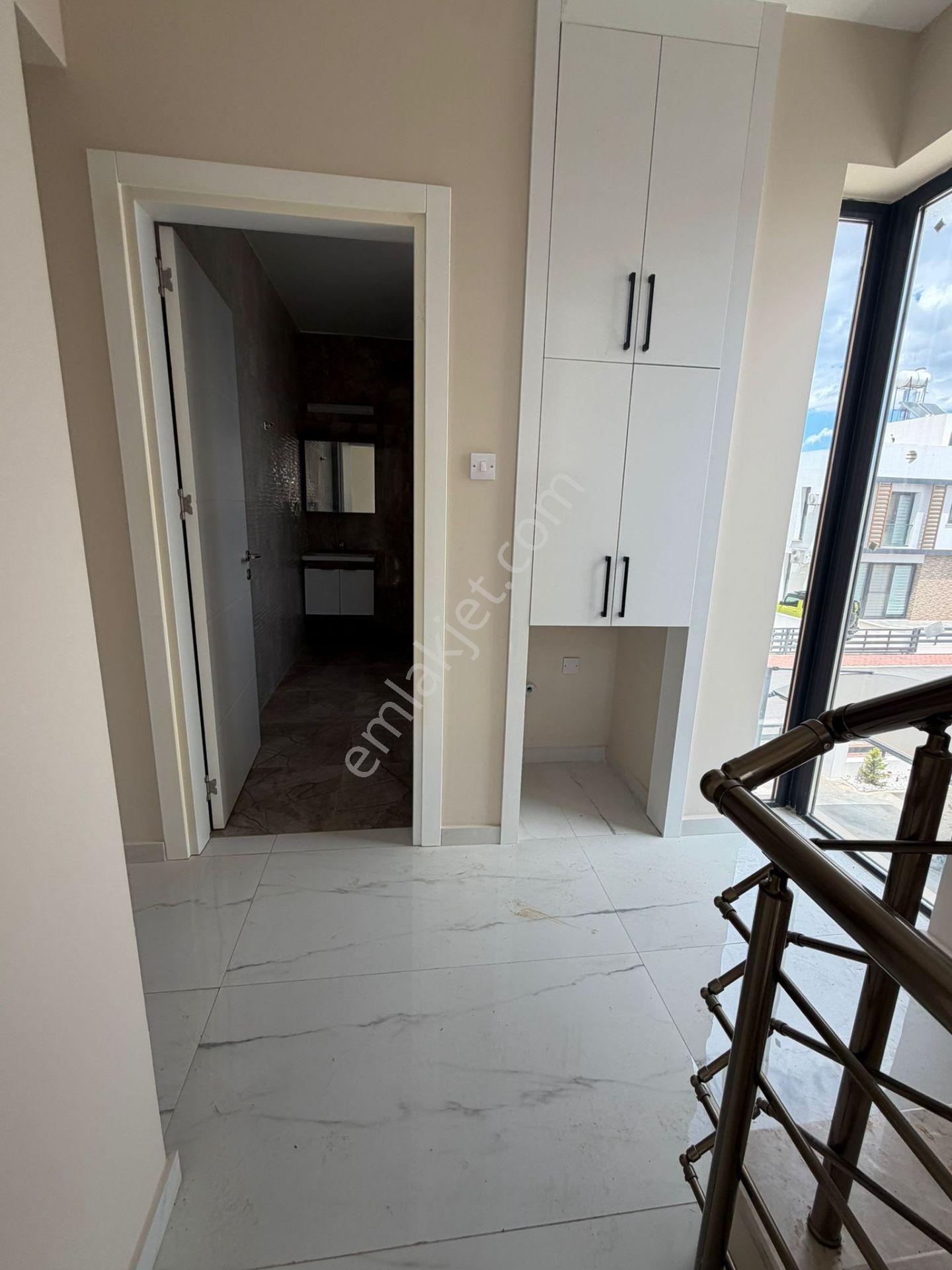Kuzey Kıbrıs Yeniboğaziçi Bölgesinde Satılık Sıfır 3+1 Villa - Görsel 13