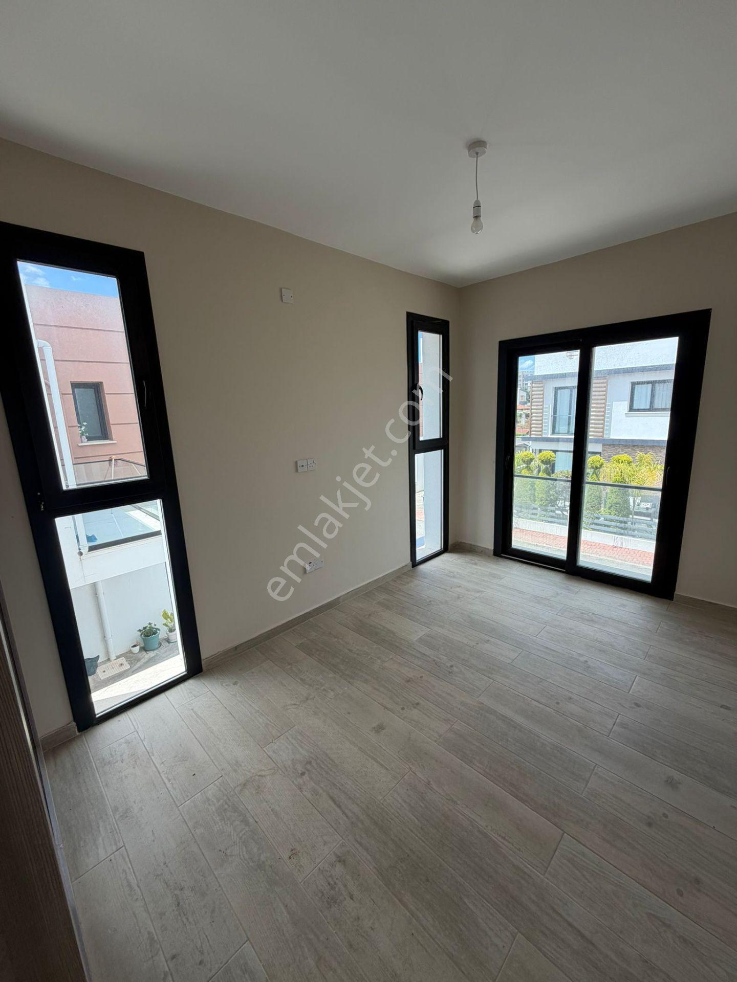 Kuzey Kıbrıs Yeniboğaziçi Bölgesinde Satılık Sıfır 3+1 Villa - Görsel 24