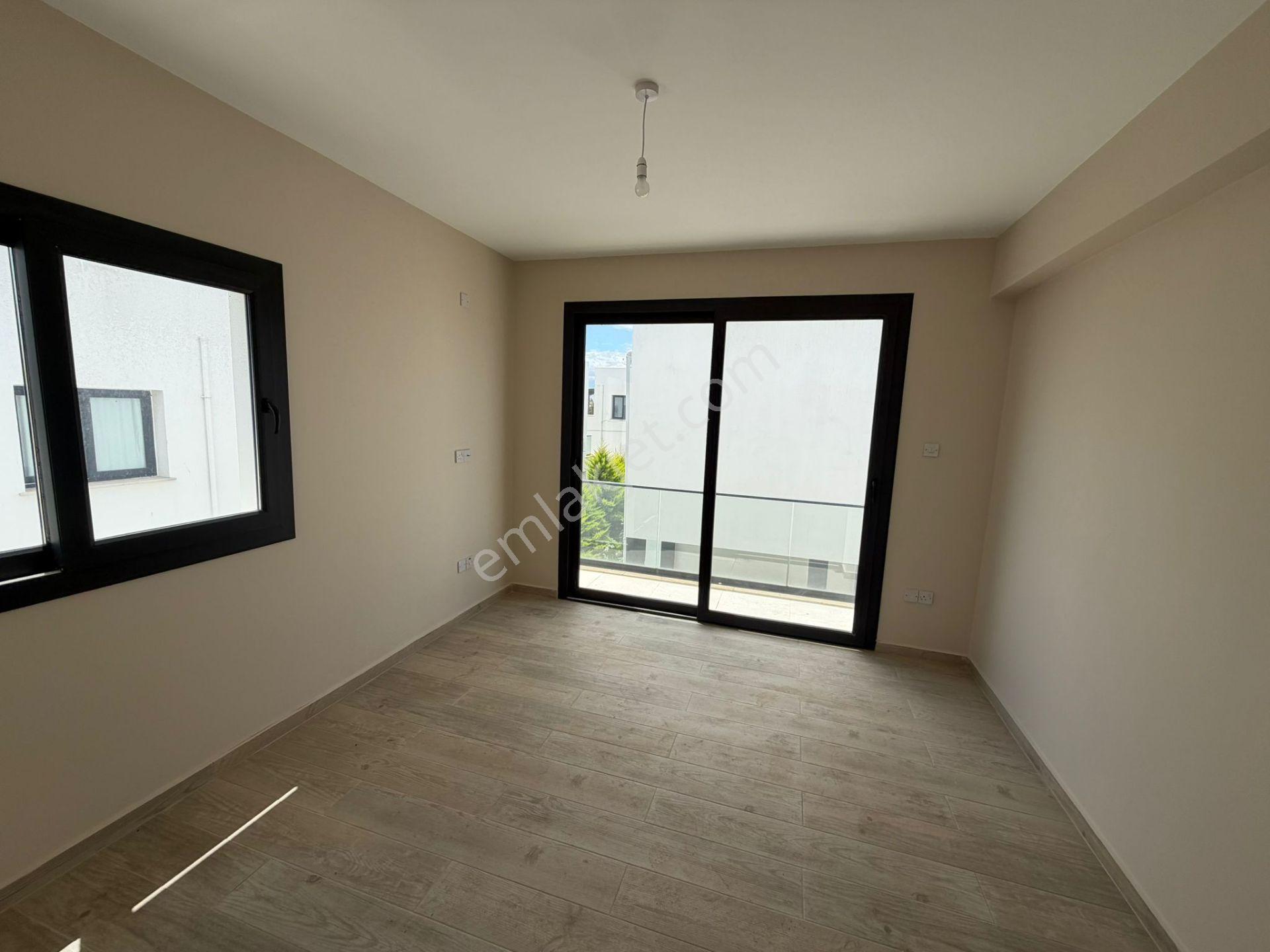 Kuzey Kıbrıs Yeniboğaziçi Bölgesinde Satılık Sıfır 3+1 Villa - Görsel 23