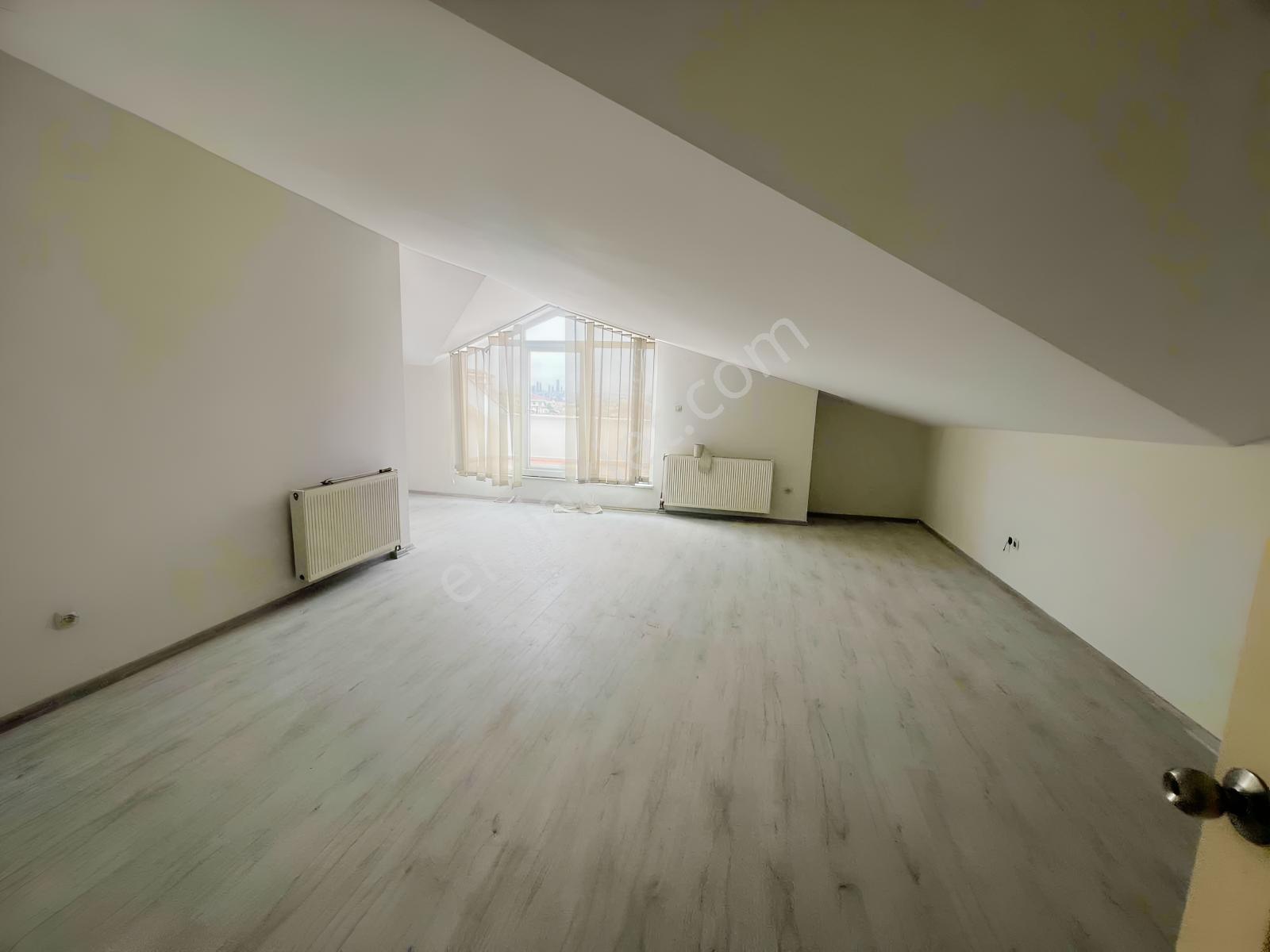 Elite'den Butik Sitede Boğaz Manzaralı Çatı Dubleksi - Görsel 3