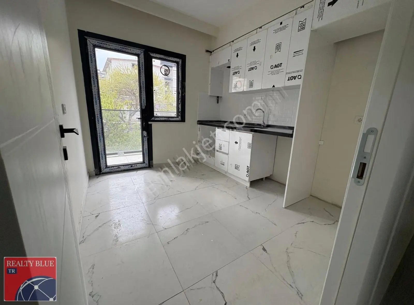Sultanbeyli Kurtköye Komşu Satılık 2+1 Daire