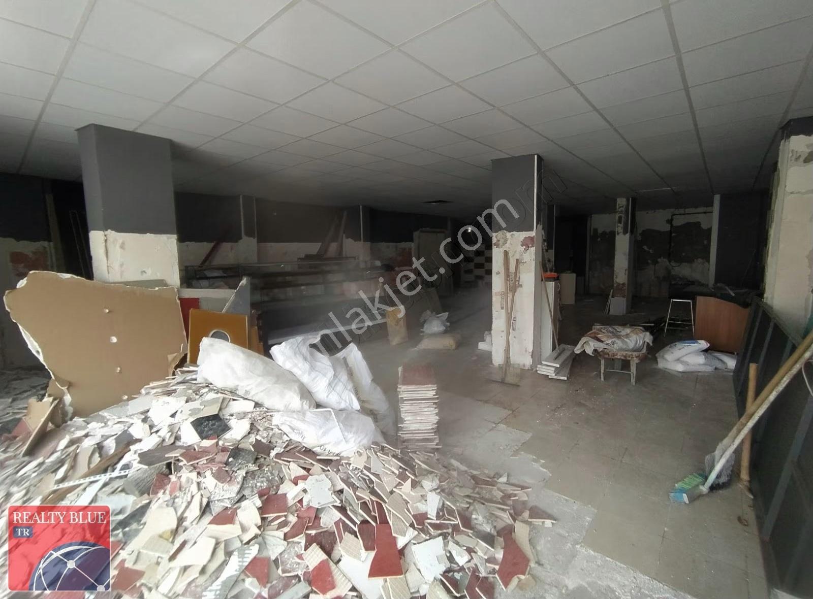 Pendik Alt Kaynarca'da Cadde Üzerinde Kiralık Dükkan - Görsel 15