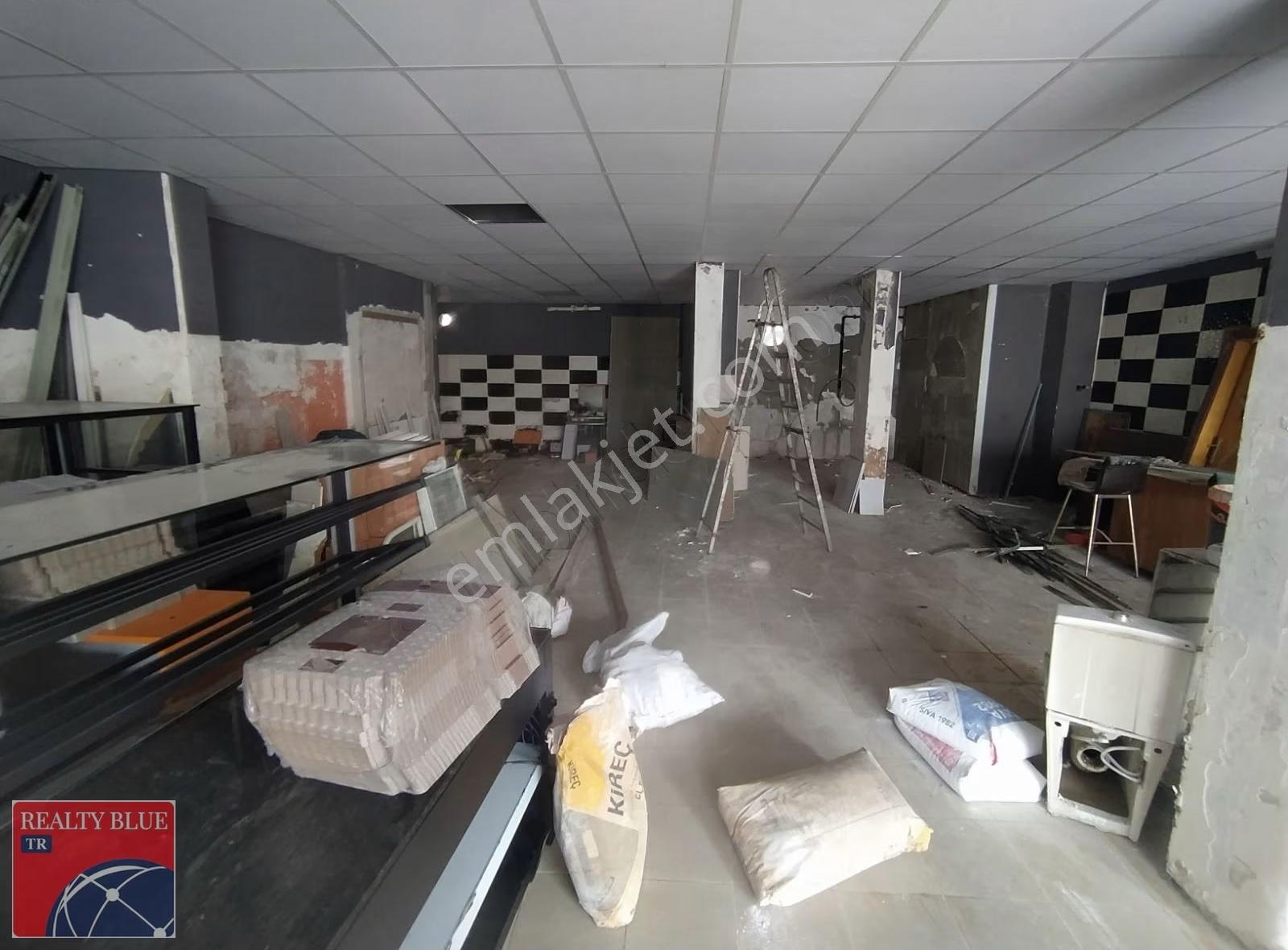 Pendik Alt Kaynarca'da Cadde Üzerinde Kiralık Dükkan - Görsel 2