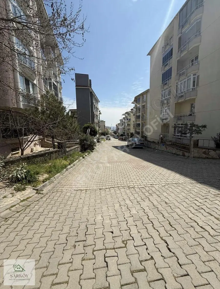 Deniz Manzaralı, 100. Yıl'da Site İçinde 3+1 Satılık Daire