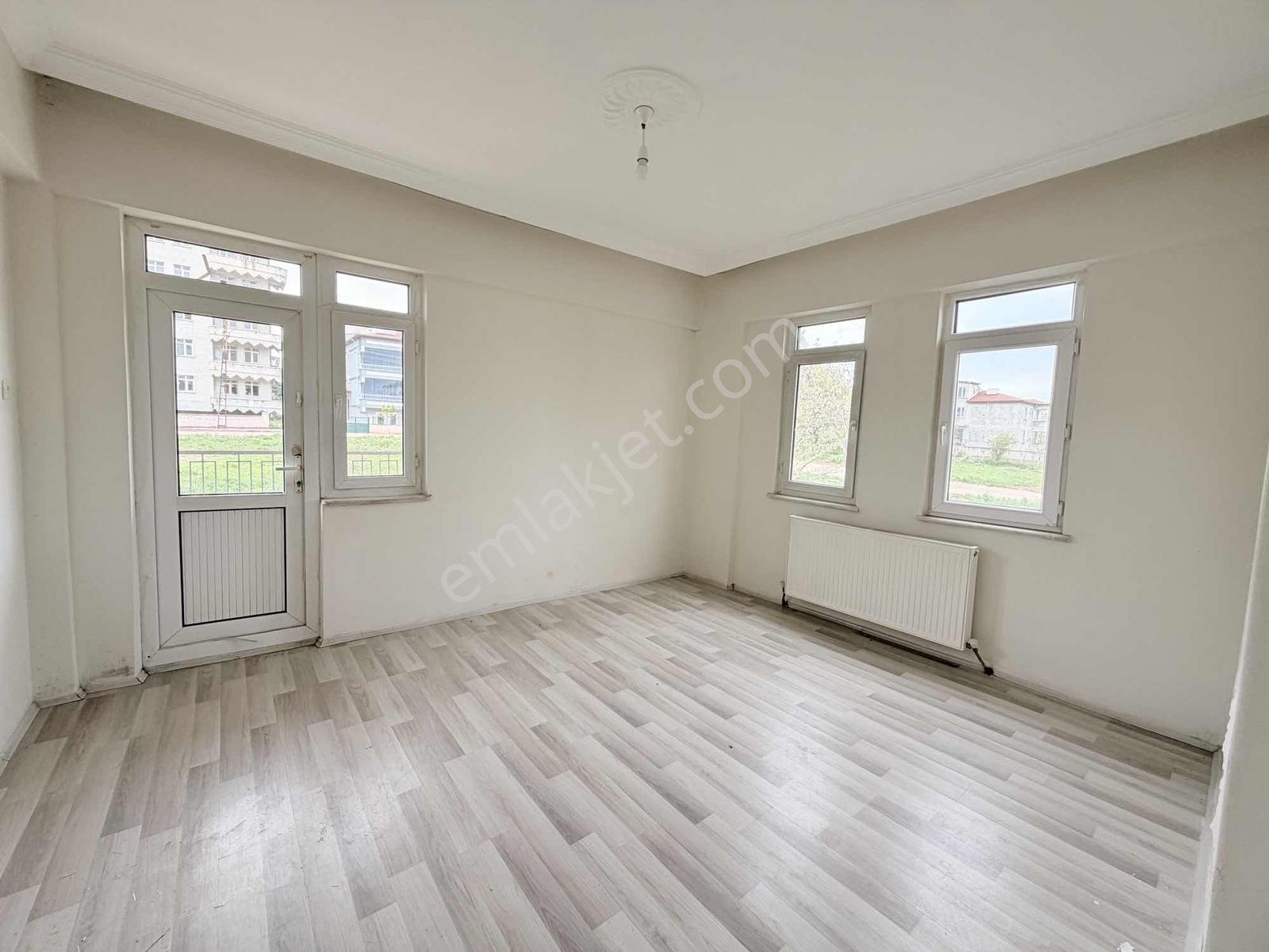Merzifonda Mehmet Akifte 3+1 Kiralık Geniş Ferah Daire - Görsel 10