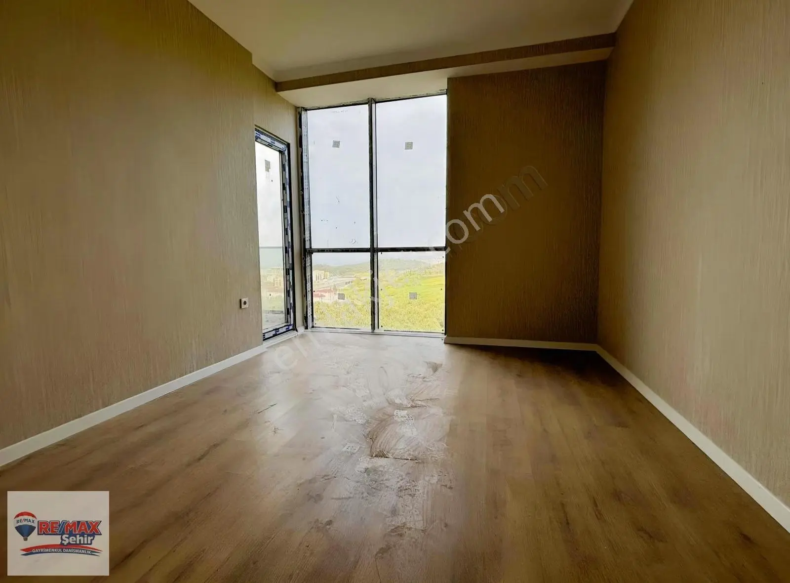 Remax Şehir Alkaş Meydan Suits Full Deniz Manzaralı Satılık 1+1 - Görsel 2