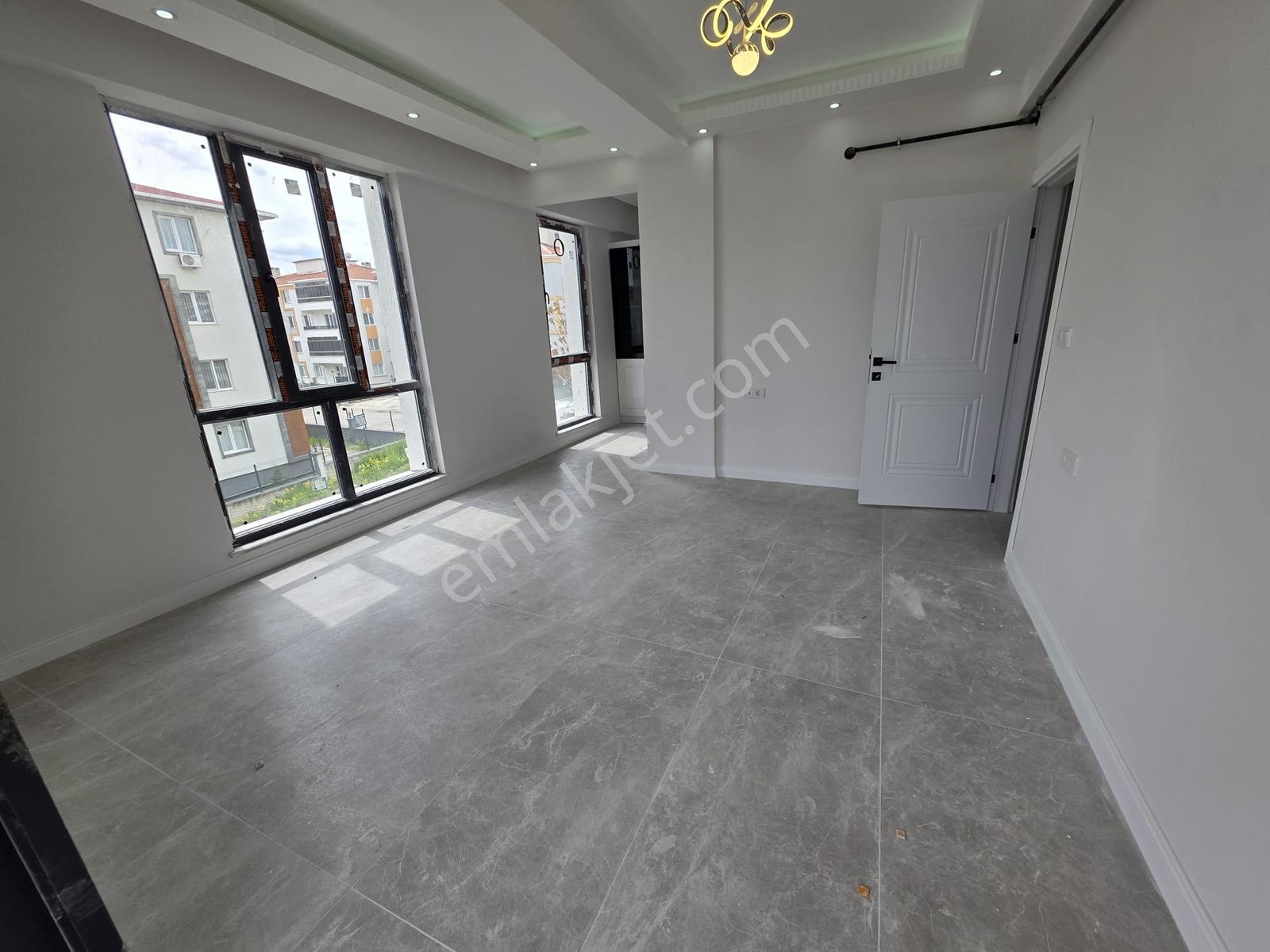 Rumeli Mah. Havuzlu Site İçerisinde 1+1 Ayrı Mutfak 60m2 Satılık - Görsel 9