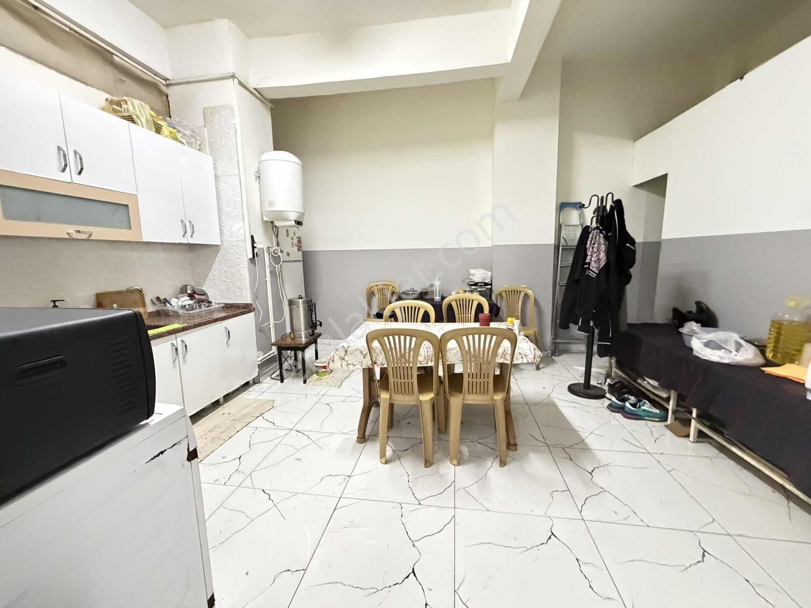 Üçyüzlü Metronun Karşısında Kiralık 350 M2 Düz Giriş - Görsel 14