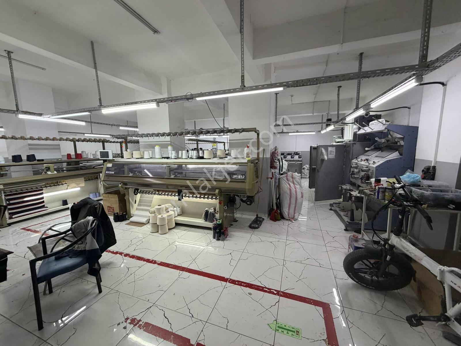 Üçyüzlü Metronun Karşısında Kiralık 350 M2 Düz Giriş - Görsel 13
