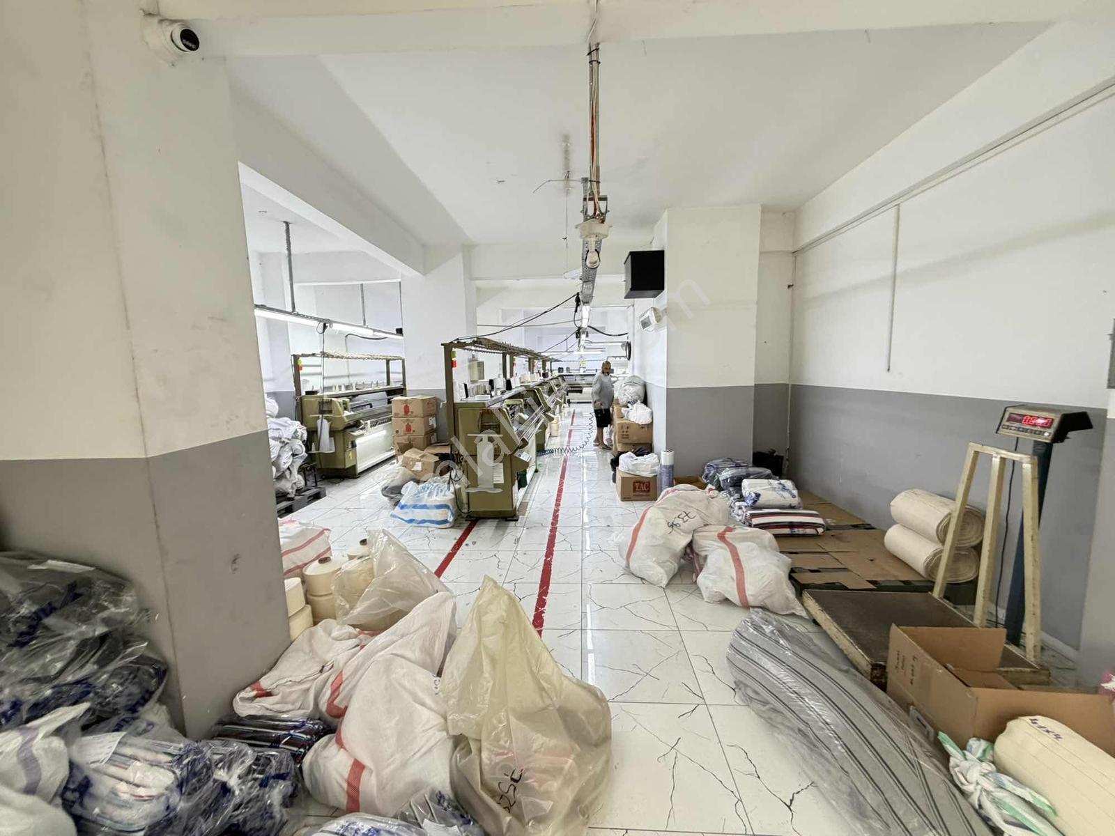 Üçyüzlü Metronun Karşısında Kiralık 350 M2 Düz Giriş - Görsel 19