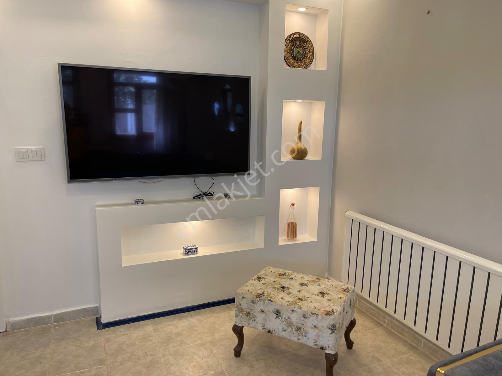 Denize Yakın Konumda 3+1 Bahçeli,verandalı Ve Teraslı Yazlık - Görsel 12