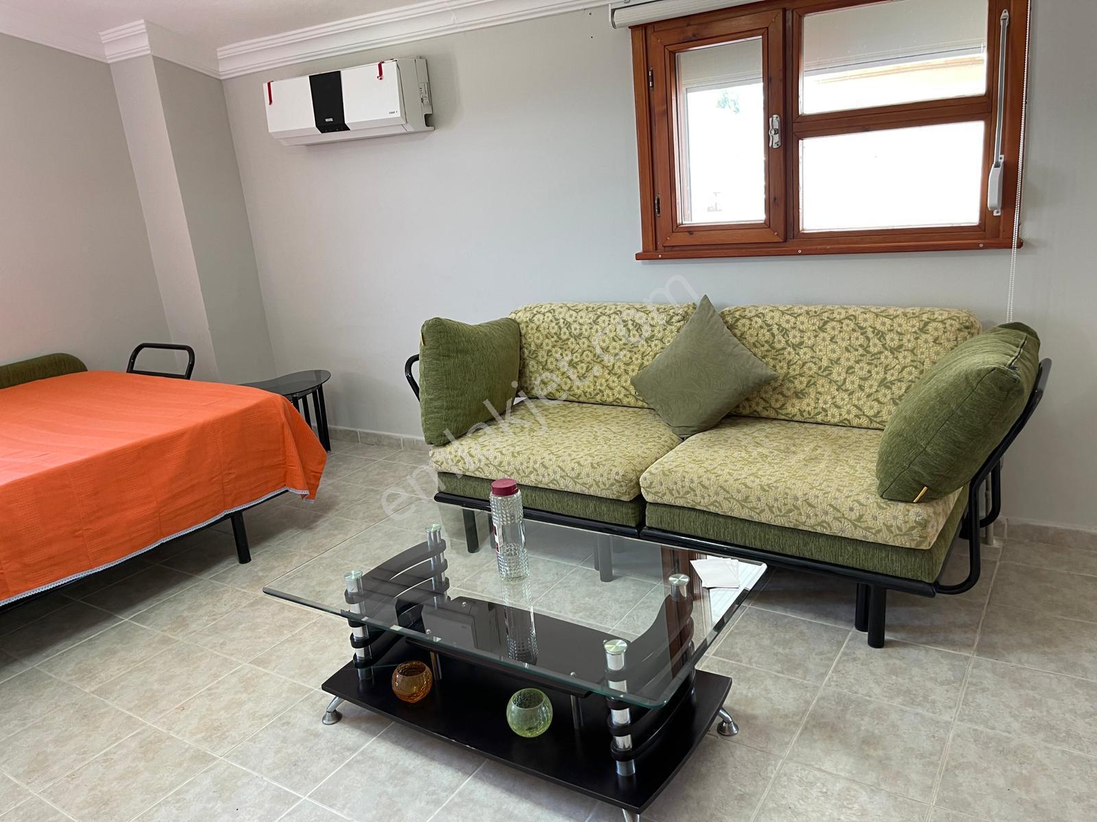 Denize Yakın Konumda 3+1 Bahçeli,verandalı Ve Teraslı Yazlık - Görsel 24