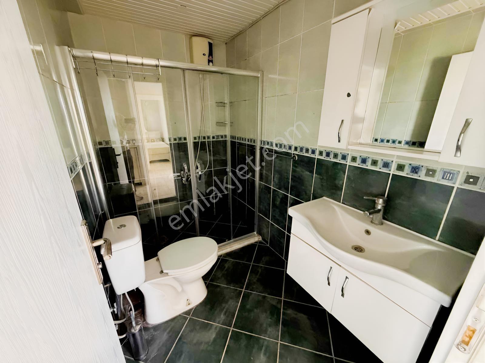 Antalya Kadriye'de Özel Havuzlu 4+1 Kiralık Eşyalı Triplex Villa - Görsel 2